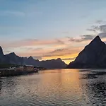 度假居 The High End Of Lofoten- With Sauna 莫斯克内斯