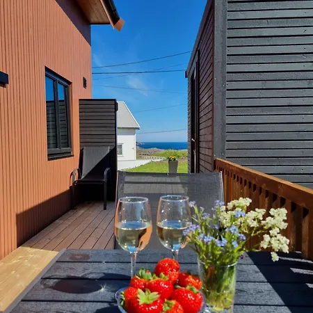 펜션 The High End Of Lofoten- With Sauna 모스케네스