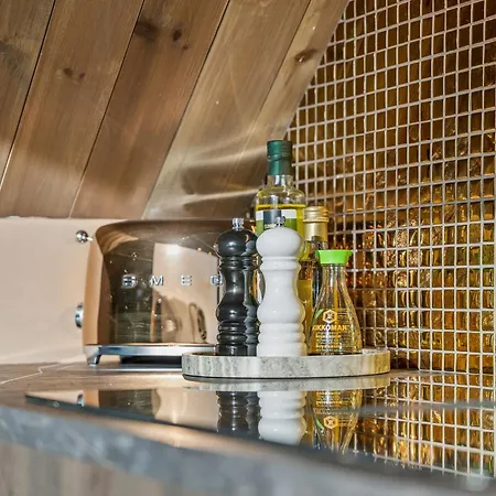 펜션 The High End Of Lofoten- With Sauna 모스케네스