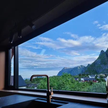 Nyaraló The High End Of Lofoten- With Sauna *
